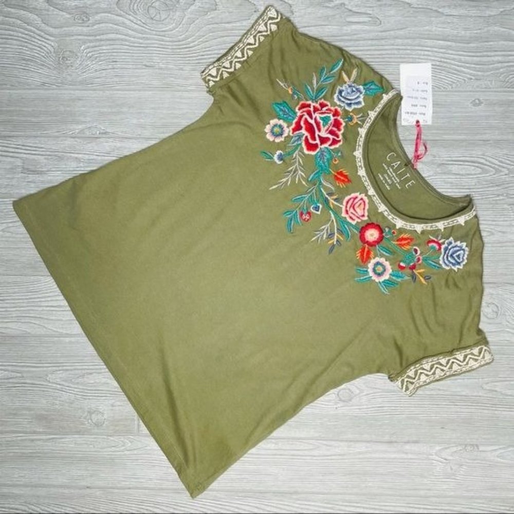 NWT cotton Arya style Caite embroidered floral oversized short sleeve t shirt sm